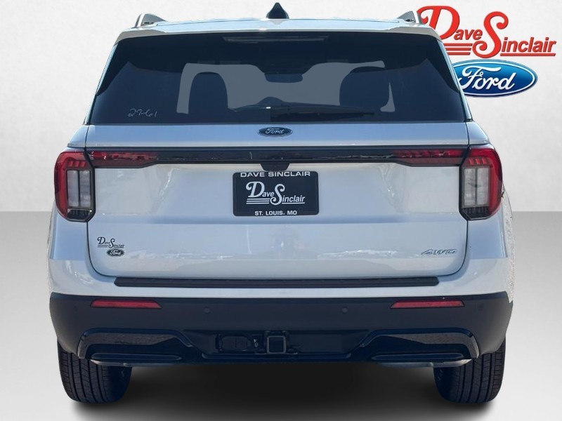 Ford Explorer Vehicle Full-screen Gallery Image 08