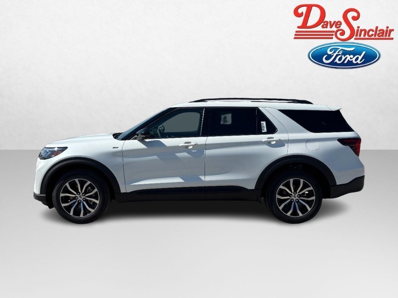 Ford Explorer Vehicle Full-screen Gallery Image 10