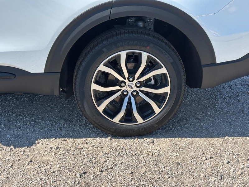 Ford Explorer Vehicle Full-screen Gallery Image 12