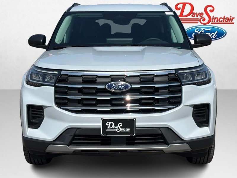 Ford Explorer Vehicle Full-screen Gallery Image 02