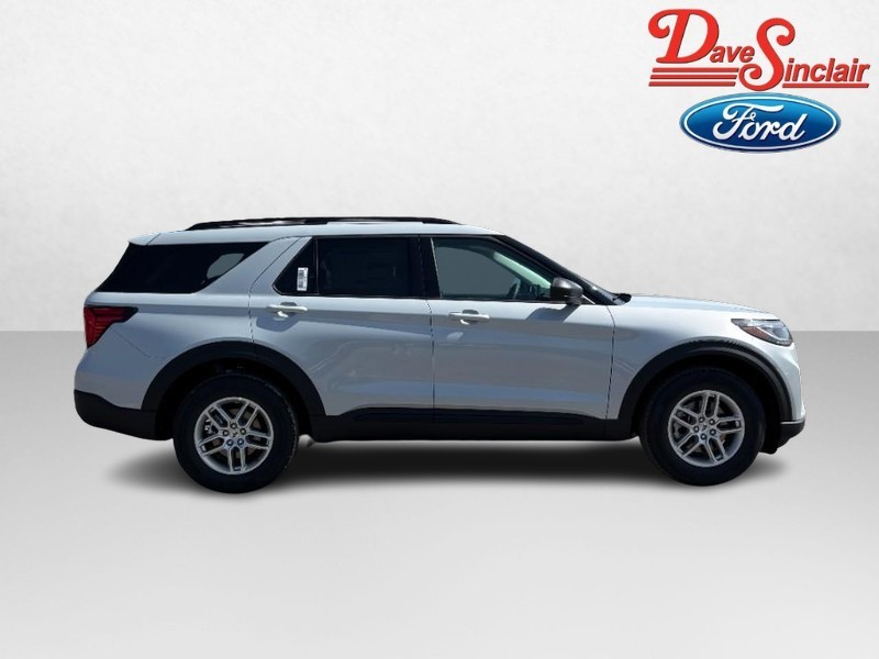 Ford Explorer Vehicle Full-screen Gallery Image 05