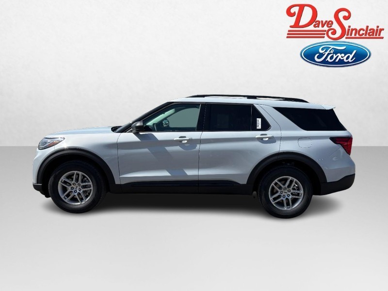 Ford Explorer Vehicle Full-screen Gallery Image 10