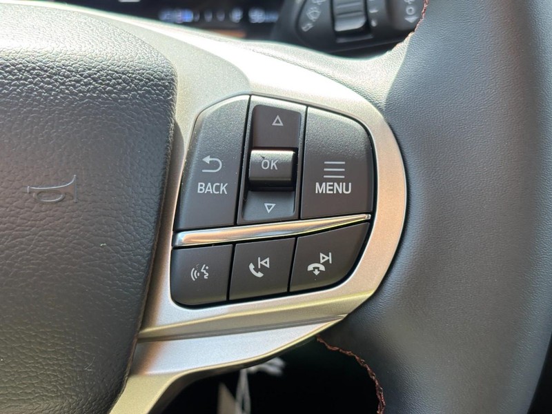 Ford Explorer Vehicle Full-screen Gallery Image 20