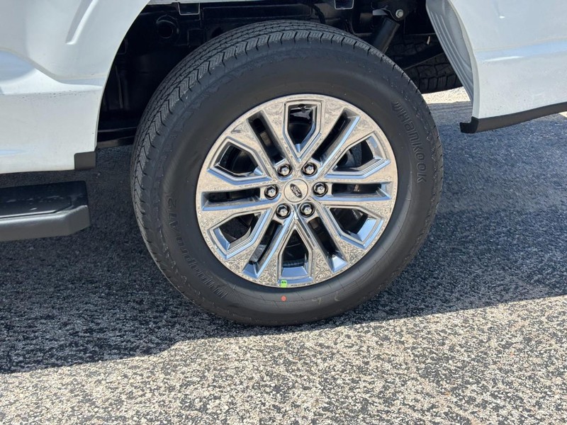 Ford F-150 Vehicle Full-screen Gallery Image 11