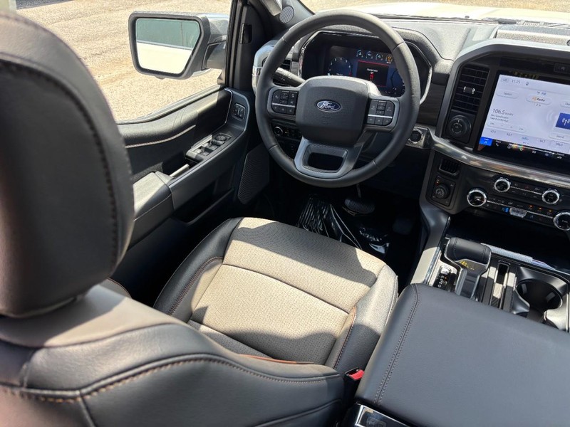 Ford F-150 Vehicle Full-screen Gallery Image 13