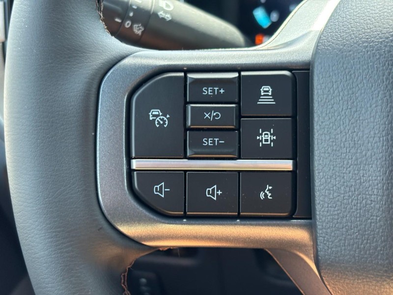 Ford F-150 Vehicle Full-screen Gallery Image 18