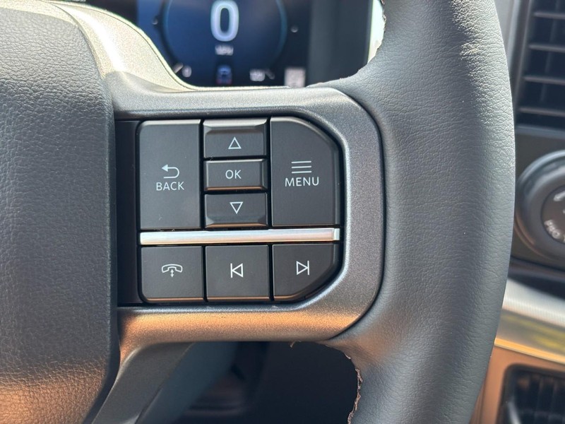 Ford F-150 Vehicle Full-screen Gallery Image 19