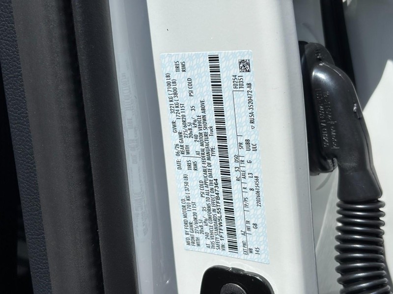 Ford F-150 Vehicle Full-screen Gallery Image 25