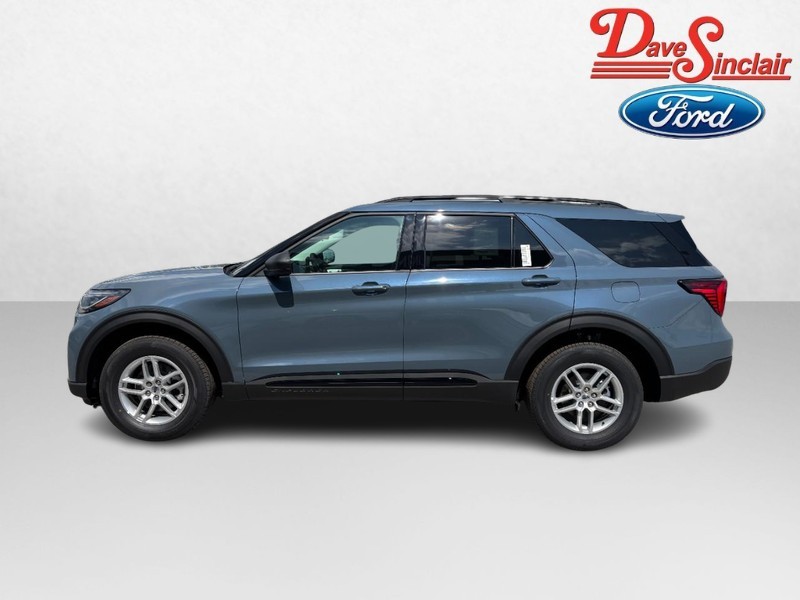 Ford Explorer Vehicle Full-screen Gallery Image 10