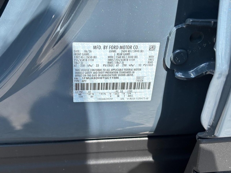 Ford Explorer Vehicle Full-screen Gallery Image 25