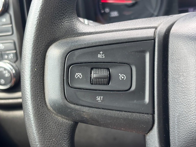 GMC Sierra 2500HD Vehicle Full-screen Gallery Image 19