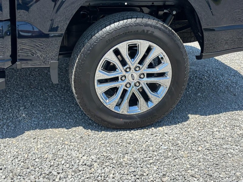 Ford F-150 Vehicle Full-screen Gallery Image 11
