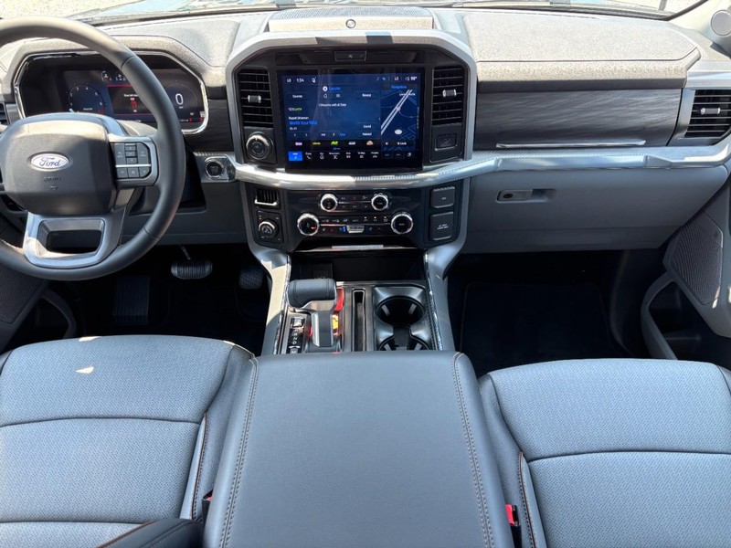 Ford F-150 Vehicle Full-screen Gallery Image 14