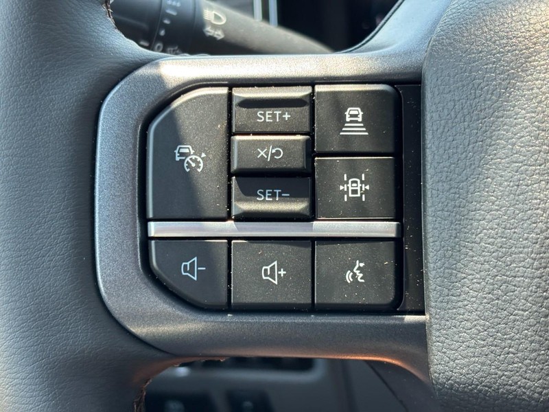 Ford F-150 Vehicle Full-screen Gallery Image 18