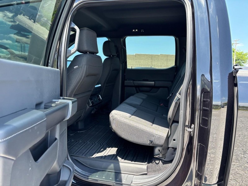 Ford F-150 Vehicle Full-screen Gallery Image 13