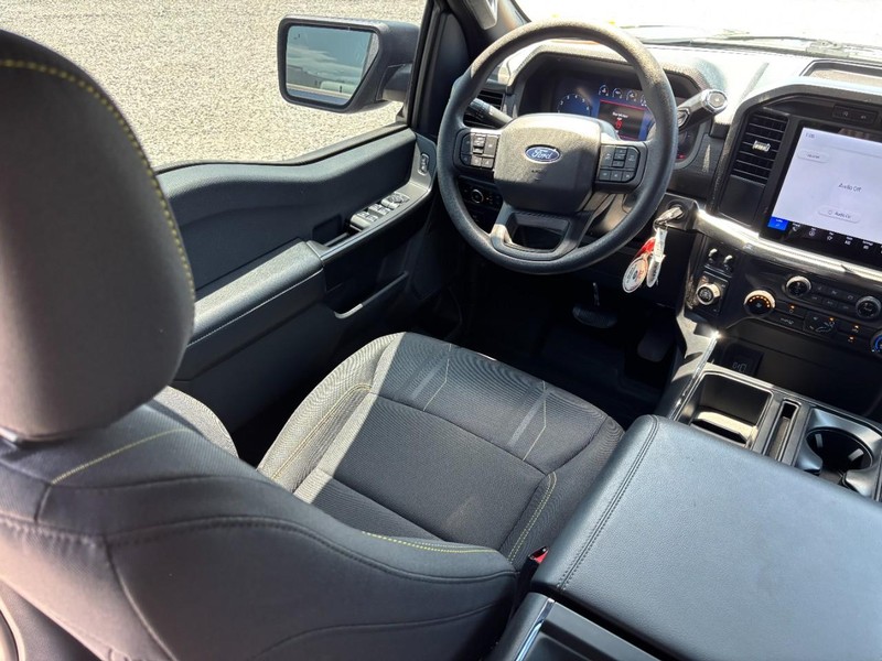 Ford F-150 Vehicle Full-screen Gallery Image 14