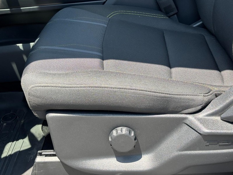 Ford F-150 Vehicle Full-screen Gallery Image 17