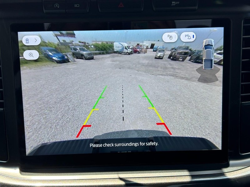 Ford F-150 Vehicle Full-screen Gallery Image 24