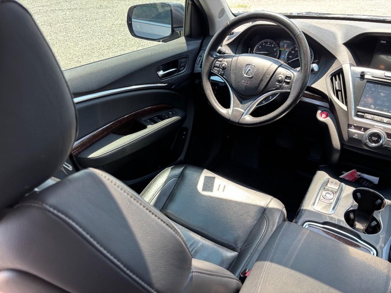 Acura MDX Vehicle Full-screen Gallery Image 14