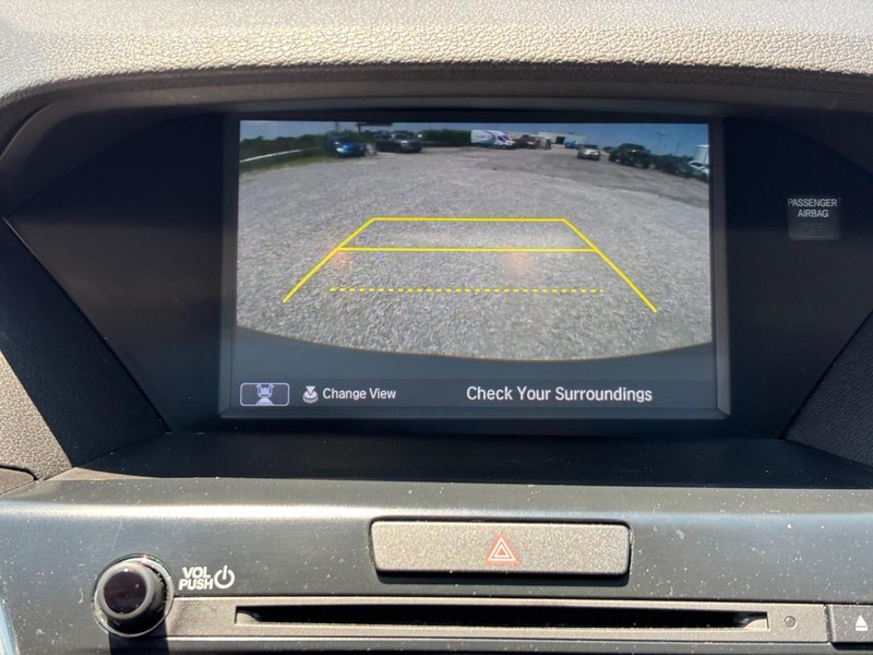 Acura MDX Vehicle Full-screen Gallery Image 23