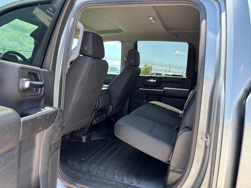 GMC Sierra 2500HD Vehicle Image 12