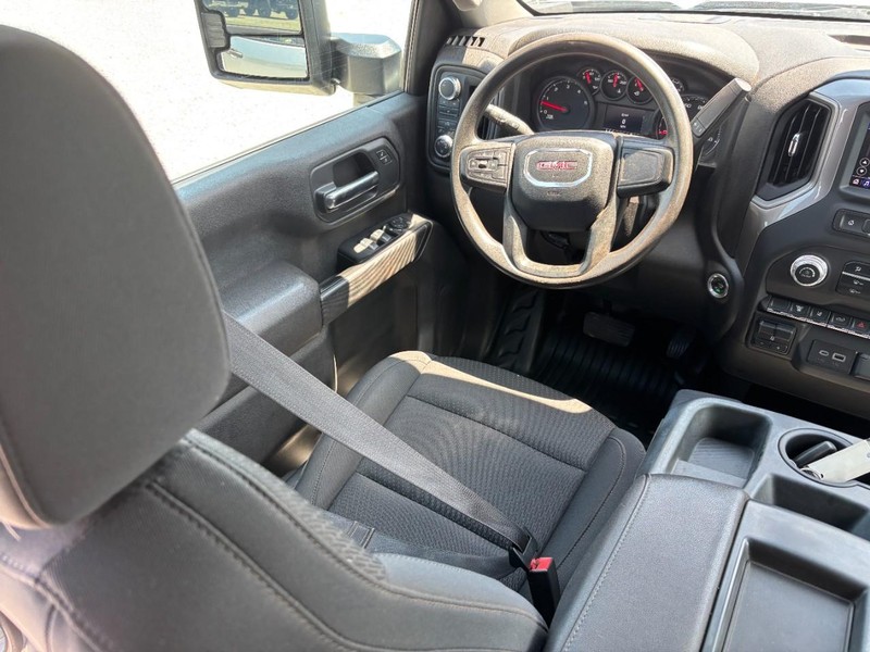 GMC Sierra 2500HD Vehicle Image 13
