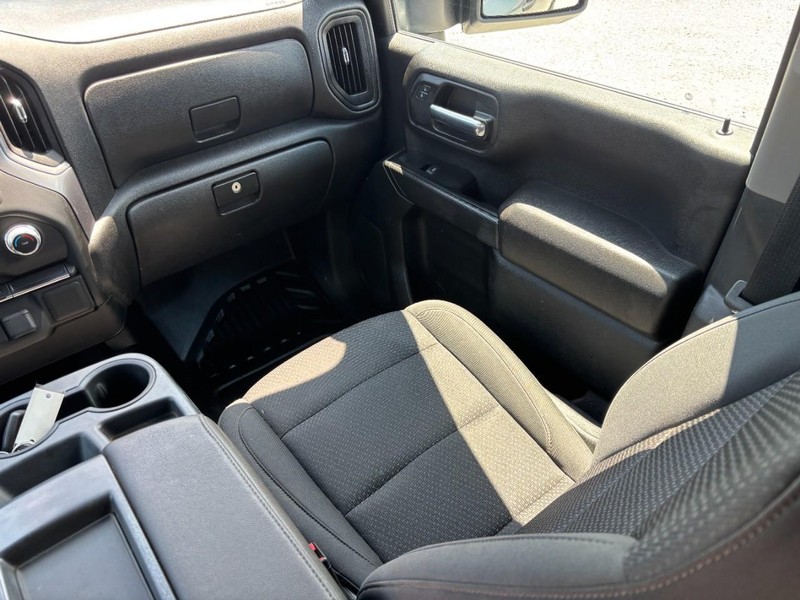 GMC Sierra 2500HD Vehicle Image 15
