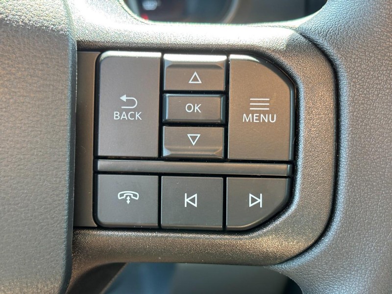 Ford Super Duty F-250 SRW Vehicle Full-screen Gallery Image 20