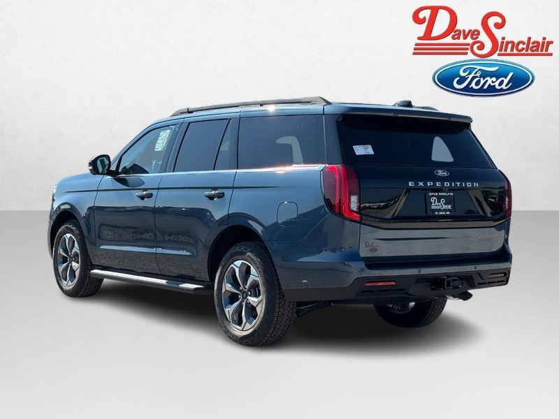 Ford Expedition Vehicle Full-screen Gallery Image 09