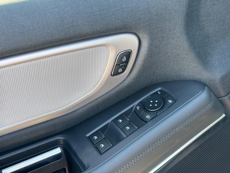 Ford Expedition Vehicle Full-screen Gallery Image 19