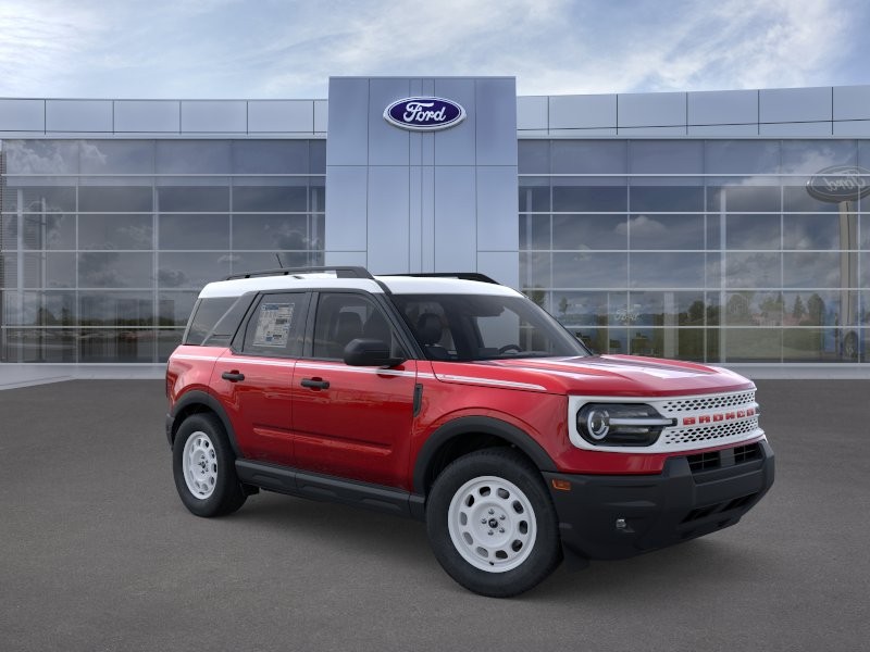 Ford Bronco Sport Vehicle Full-screen Gallery Image 09