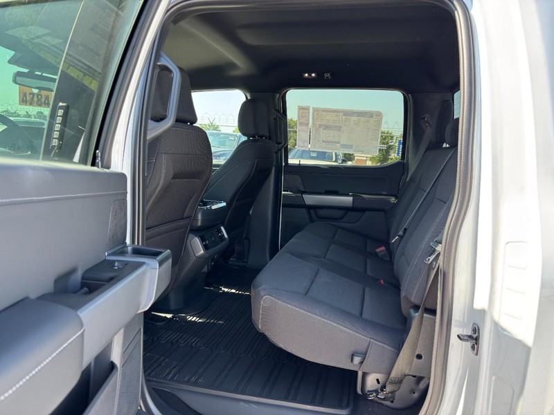 Ford F-150 Vehicle Full-screen Gallery Image 13