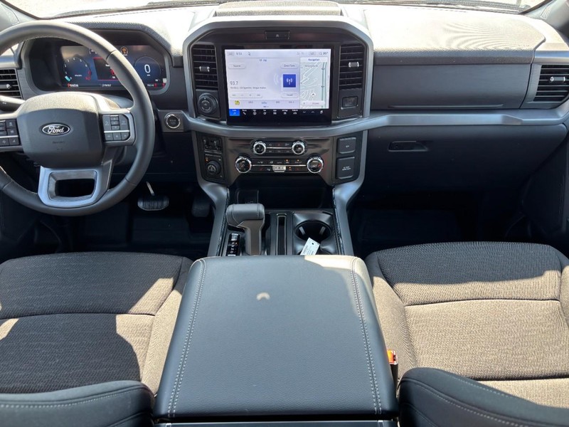 Ford F-150 Vehicle Full-screen Gallery Image 15