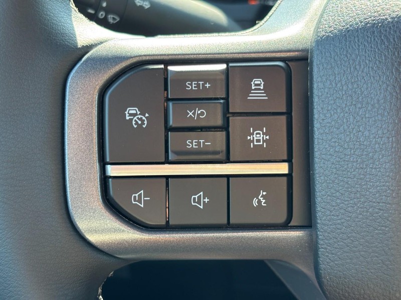 Ford F-150 Vehicle Full-screen Gallery Image 19