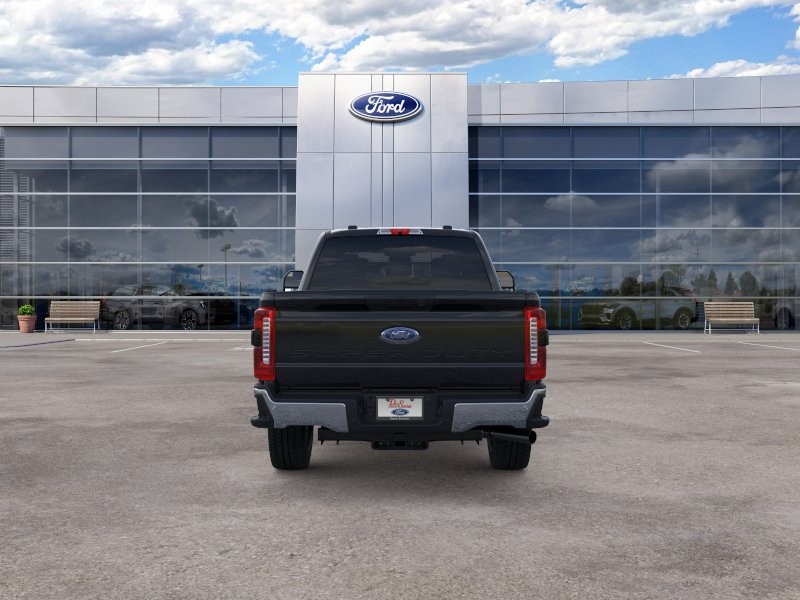 Ford Super Duty F-250 SRW Vehicle Full-screen Gallery Image 07