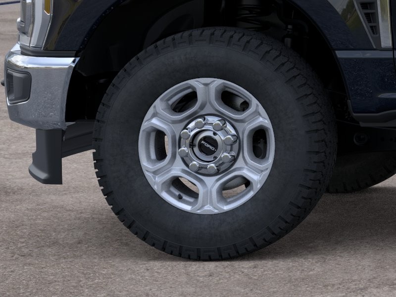 Ford Super Duty F-250 SRW Vehicle Full-screen Gallery Image 21
