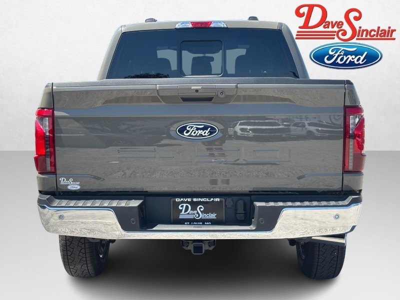 Ford F-150 Vehicle Full-screen Gallery Image 08