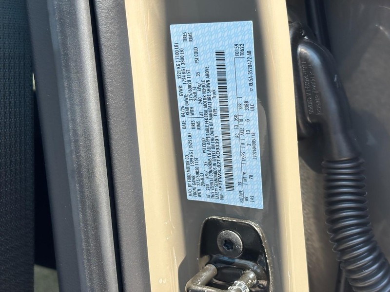 Ford F-150 Vehicle Full-screen Gallery Image 26