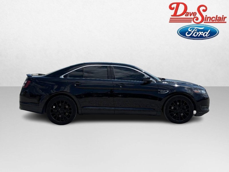 Ford Taurus Vehicle Full-screen Gallery Image 05