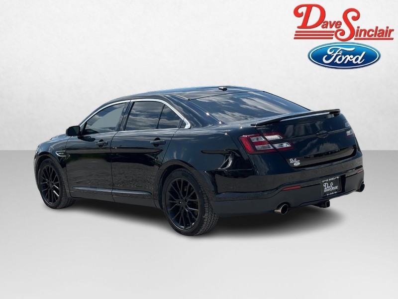 Ford Taurus Vehicle Full-screen Gallery Image 09
