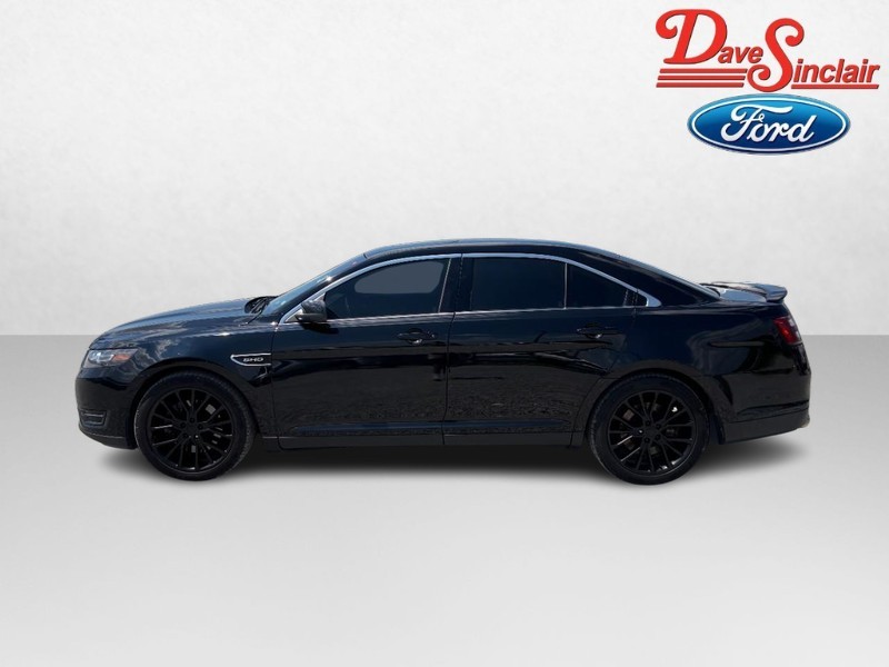 Ford Taurus Vehicle Full-screen Gallery Image 10