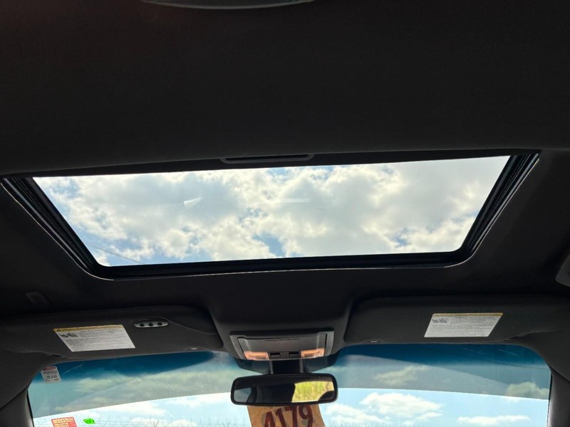 Ford Taurus Vehicle Full-screen Gallery Image 17