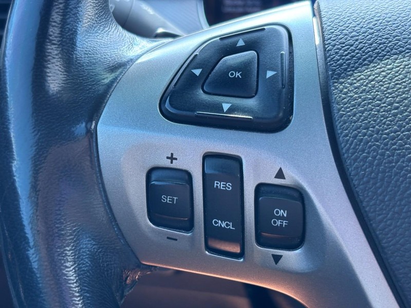 Ford Taurus Vehicle Full-screen Gallery Image 20