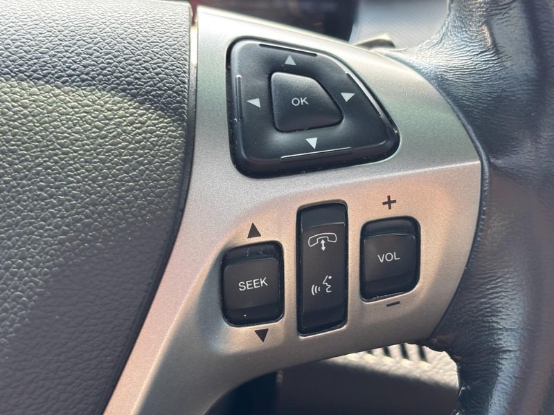 Ford Taurus Vehicle Full-screen Gallery Image 21