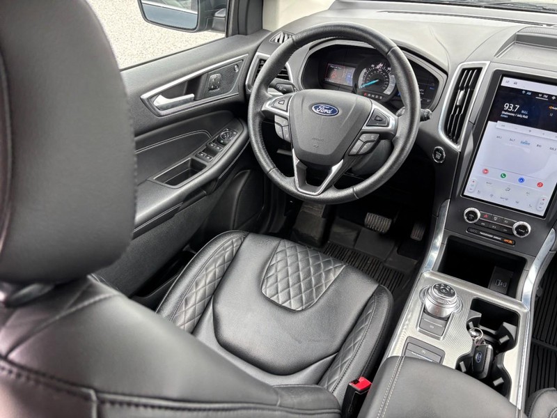 Ford Edge Vehicle Image 14