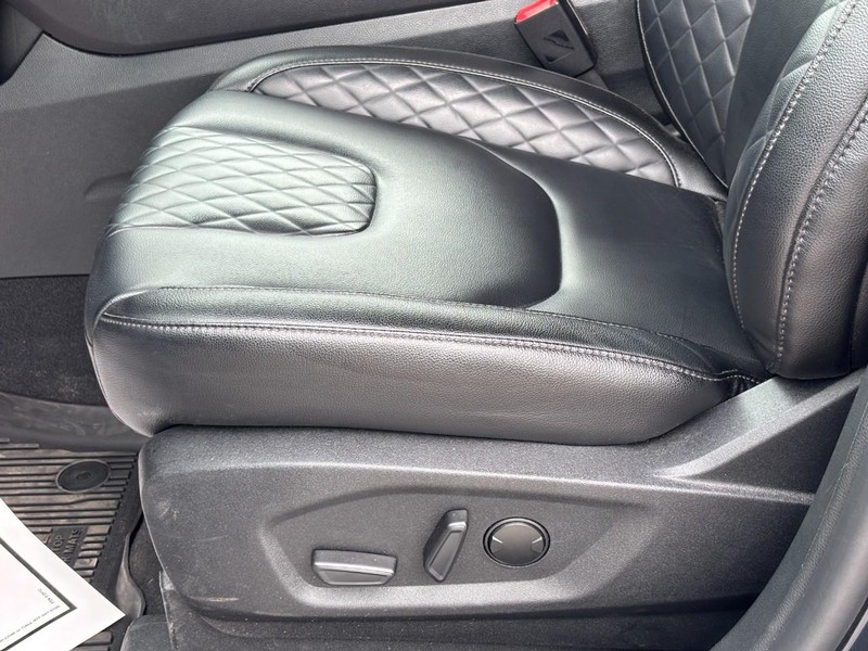 Ford Edge Vehicle Image 17