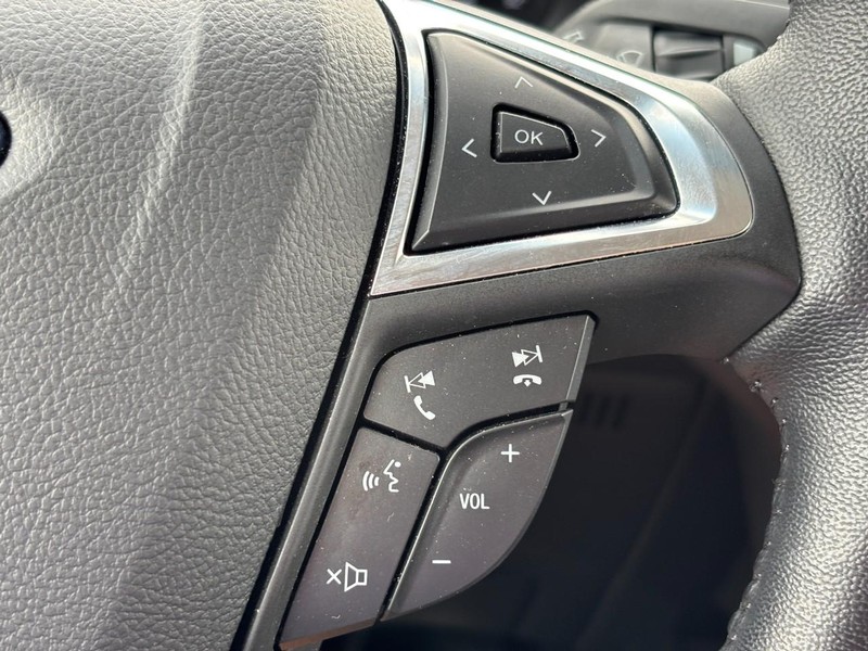 Ford Edge Vehicle Image 20