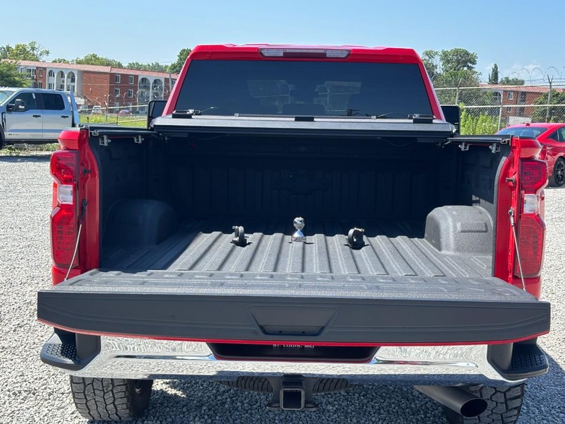 Chevrolet Silverado 2500HD Vehicle Image 10
