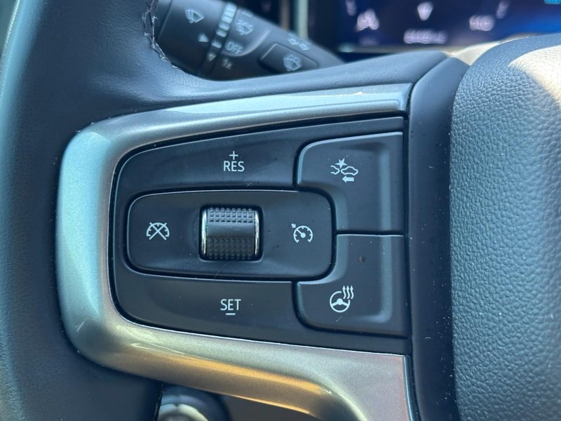 Chevrolet Silverado 2500HD Vehicle Image 18