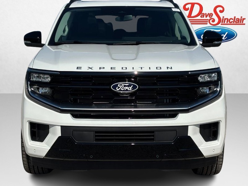 Ford Expedition Vehicle Full-screen Gallery Image 02